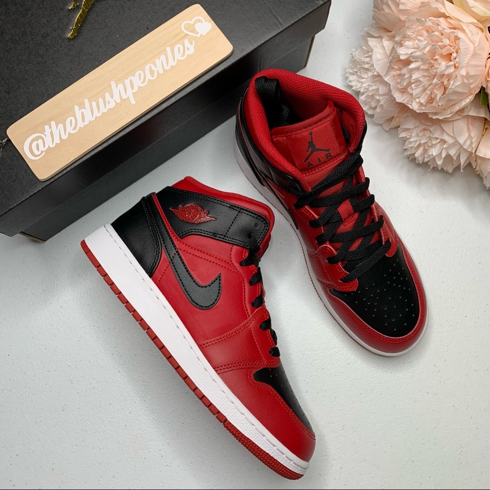 Jordan 1 Mid